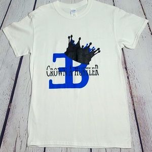 Crown a hustler tee